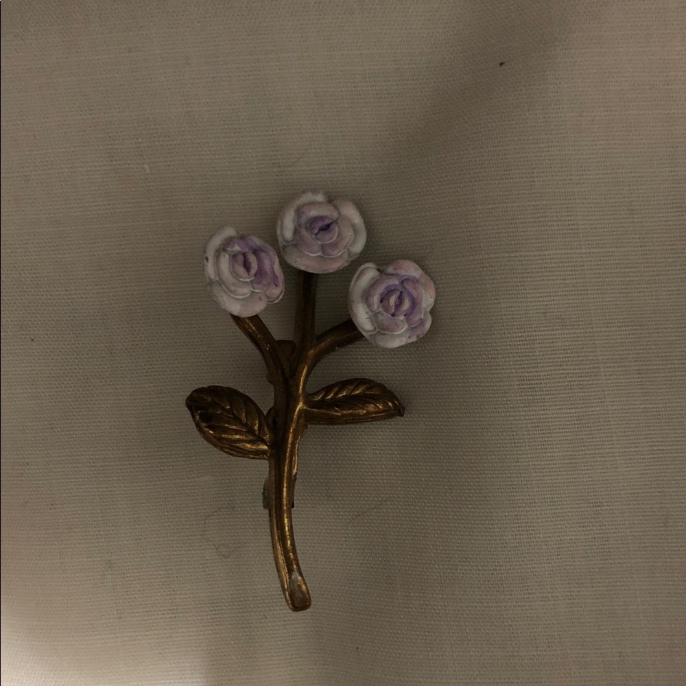 Vintage Gold-Tone Brooch with White and Light Purple Enamel Roses